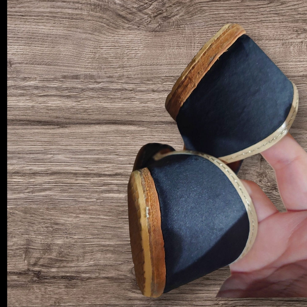 Handmade/leather Material/non-slip/padded inner sole/beads Work Black Slip-ons - Picture 5 of 5
